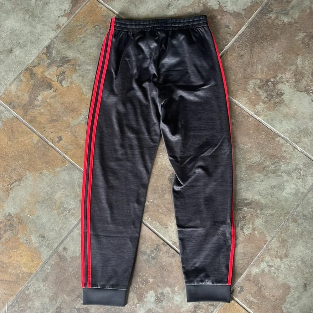 Adidas grey and red, jogger sweatpants, basically new, good condition, no holes - Picture 4 of 4